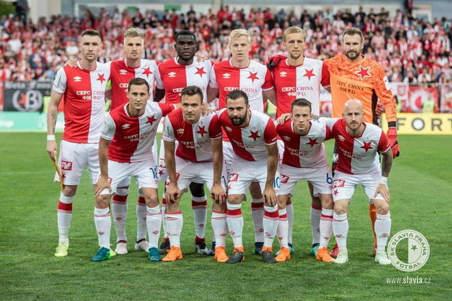 Mužstvo Slavie před utkáním.