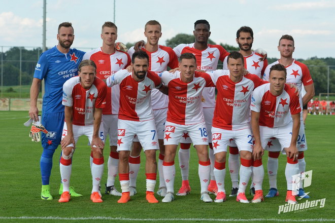 Mužstvo Slavie před utkáním.