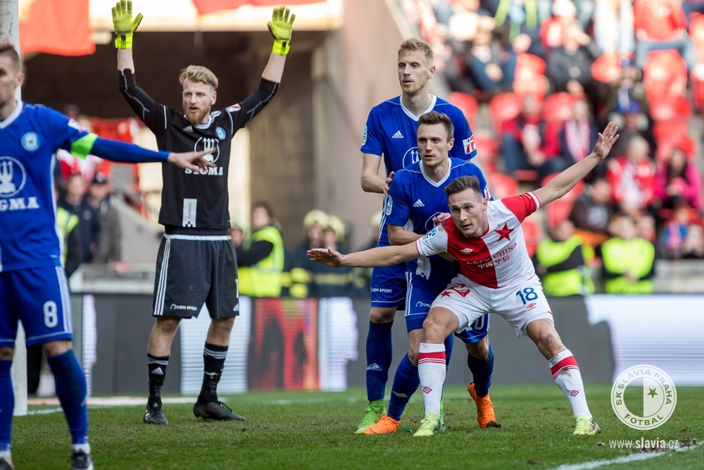 Situace před brankou Sigmy Olomouc.