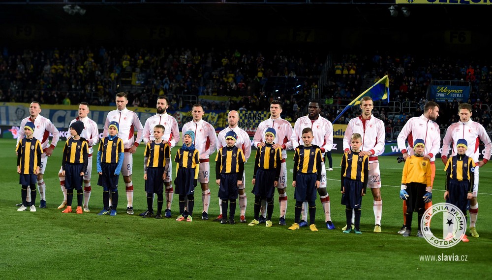 Zleva Coufal, Sýkora, Zmrhal, Hušbauer, Bořil, Stoch, Kúdela, Ngadeu, Souček, Kolář a Škoda.